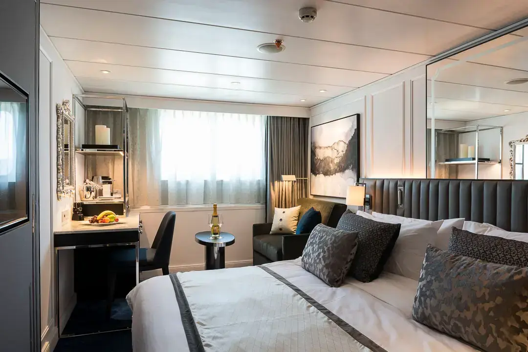 mozart_w1_suite-fixed-window.webp