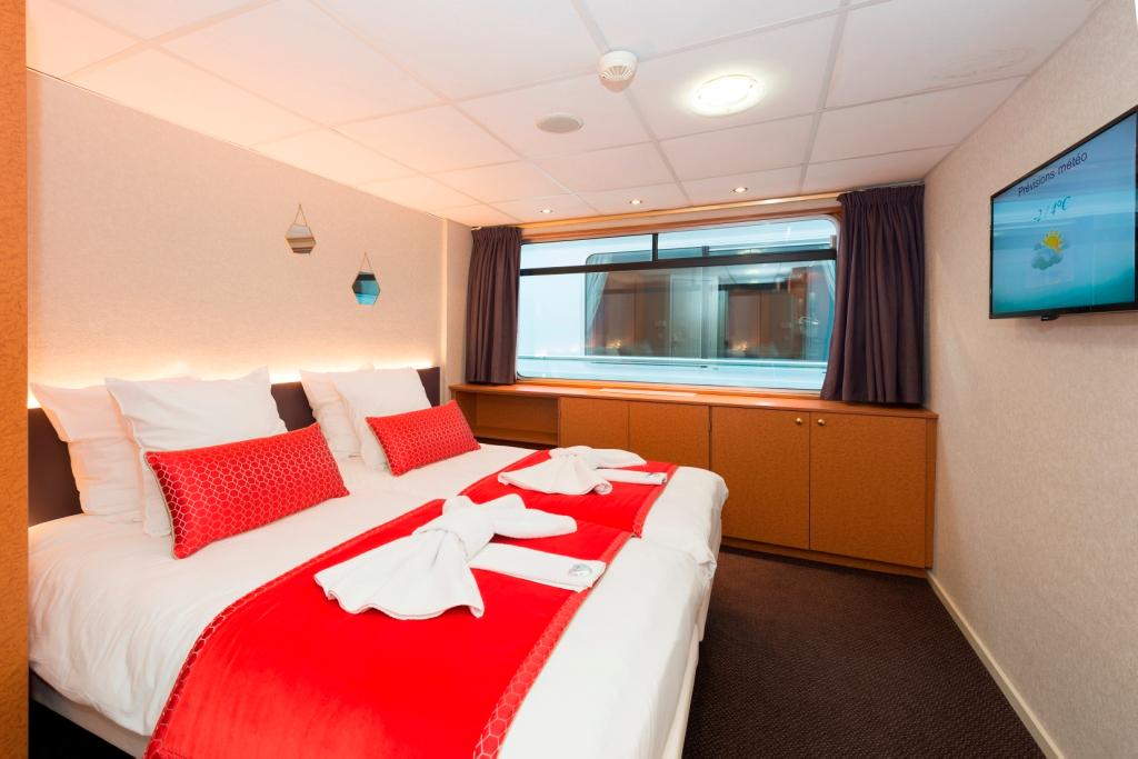 Europe-Cabine_sred.jpg