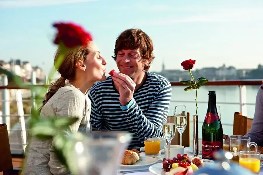 RH_DLX_PEOPLE_FRUEHSTUECK_03_39L_02_dec25c0a13.webp