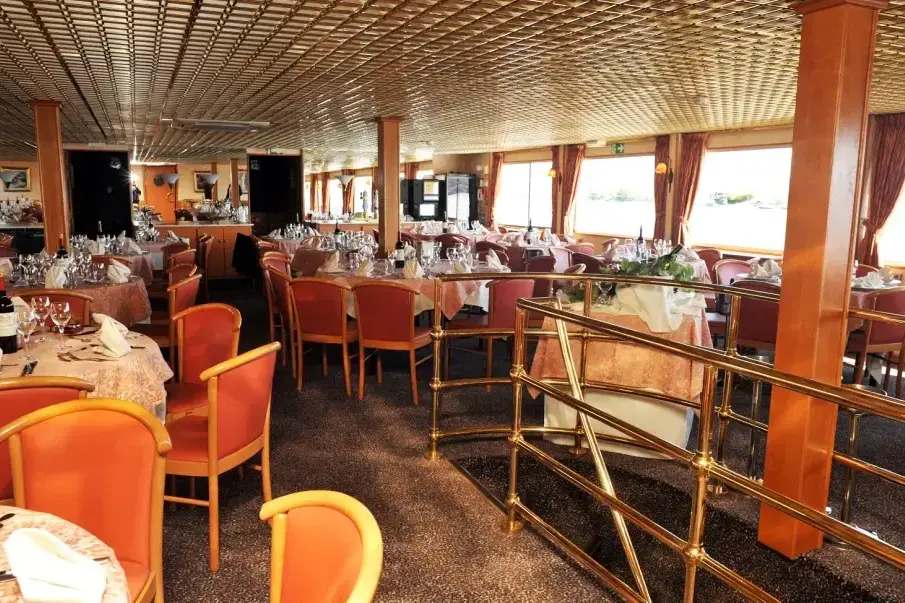 restaurant02-MS-Rhone-Princess.webp