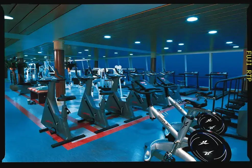 02_body_waves_fitness_center_hi.webp
