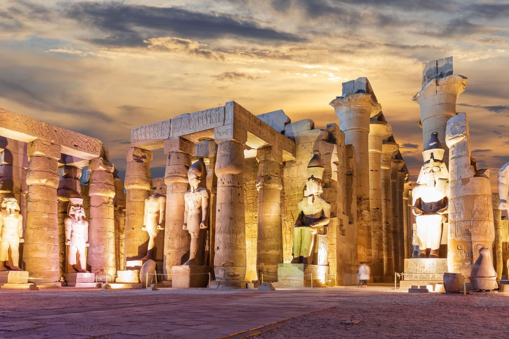 2388706_Luxor.jpg