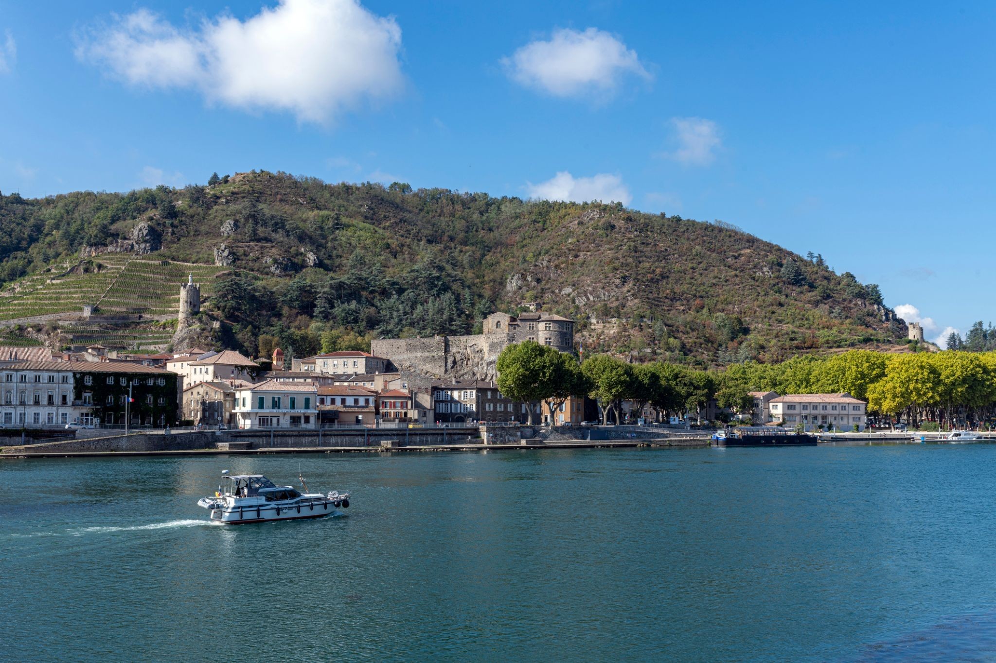 2389664_Tournon-sur-Rhône.jpg