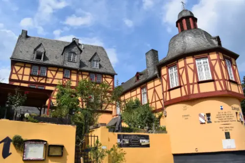 Նիդերլանշտեյն