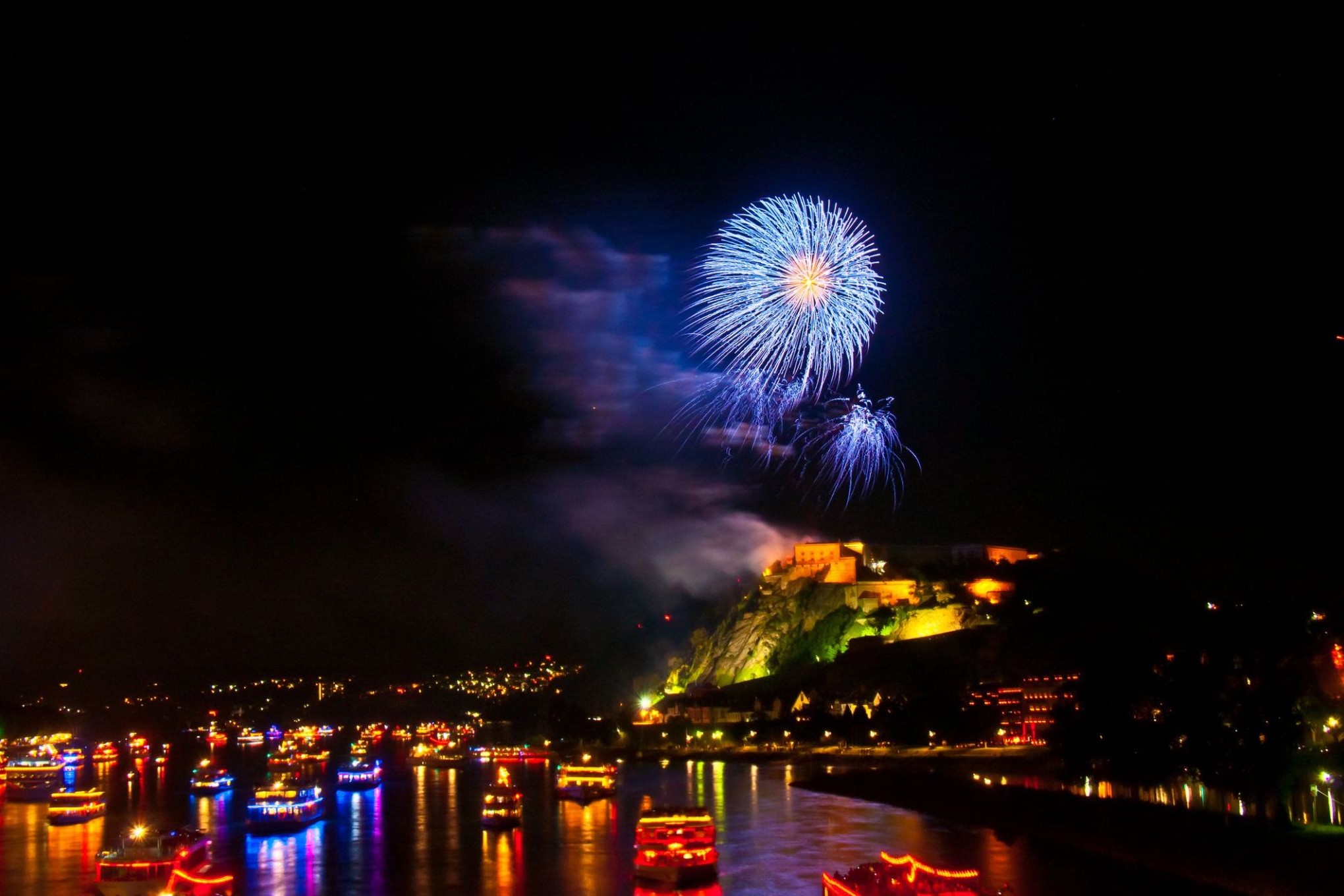 2390817_Rhein in Flammen Oberwesel.jpg