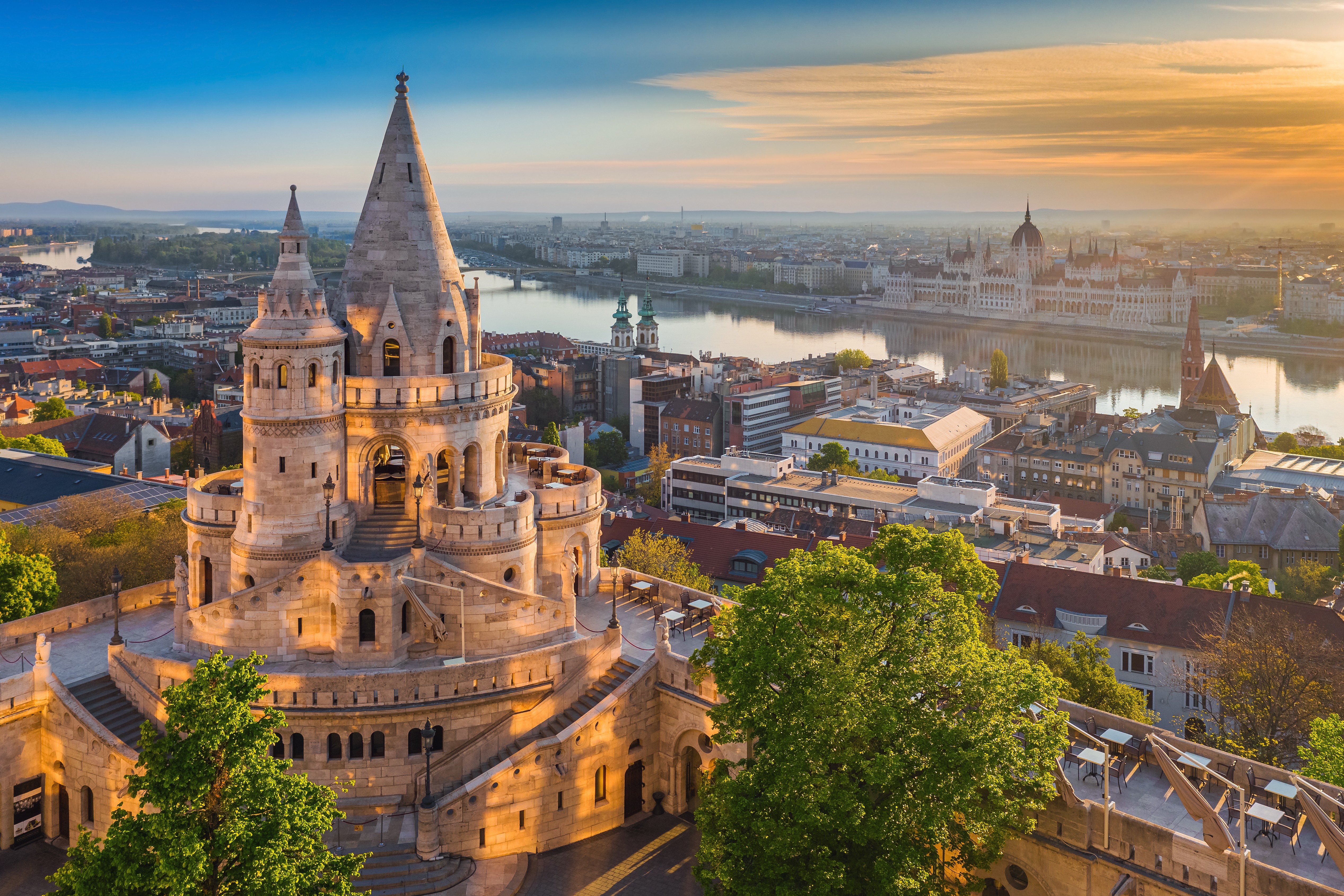 budapest-adobestock-302888101.jpeg