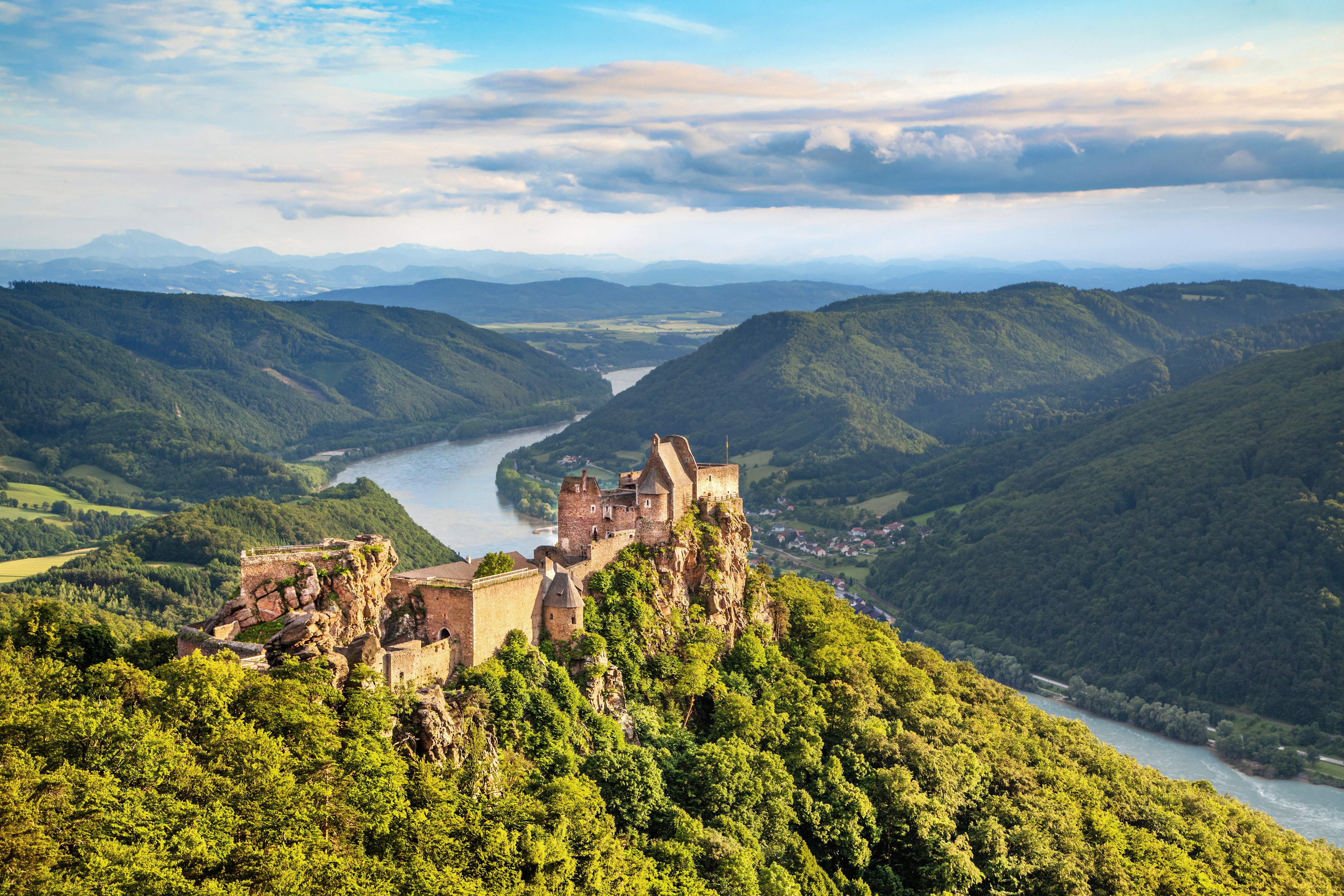 wachau-adobestock-55684718.jpeg