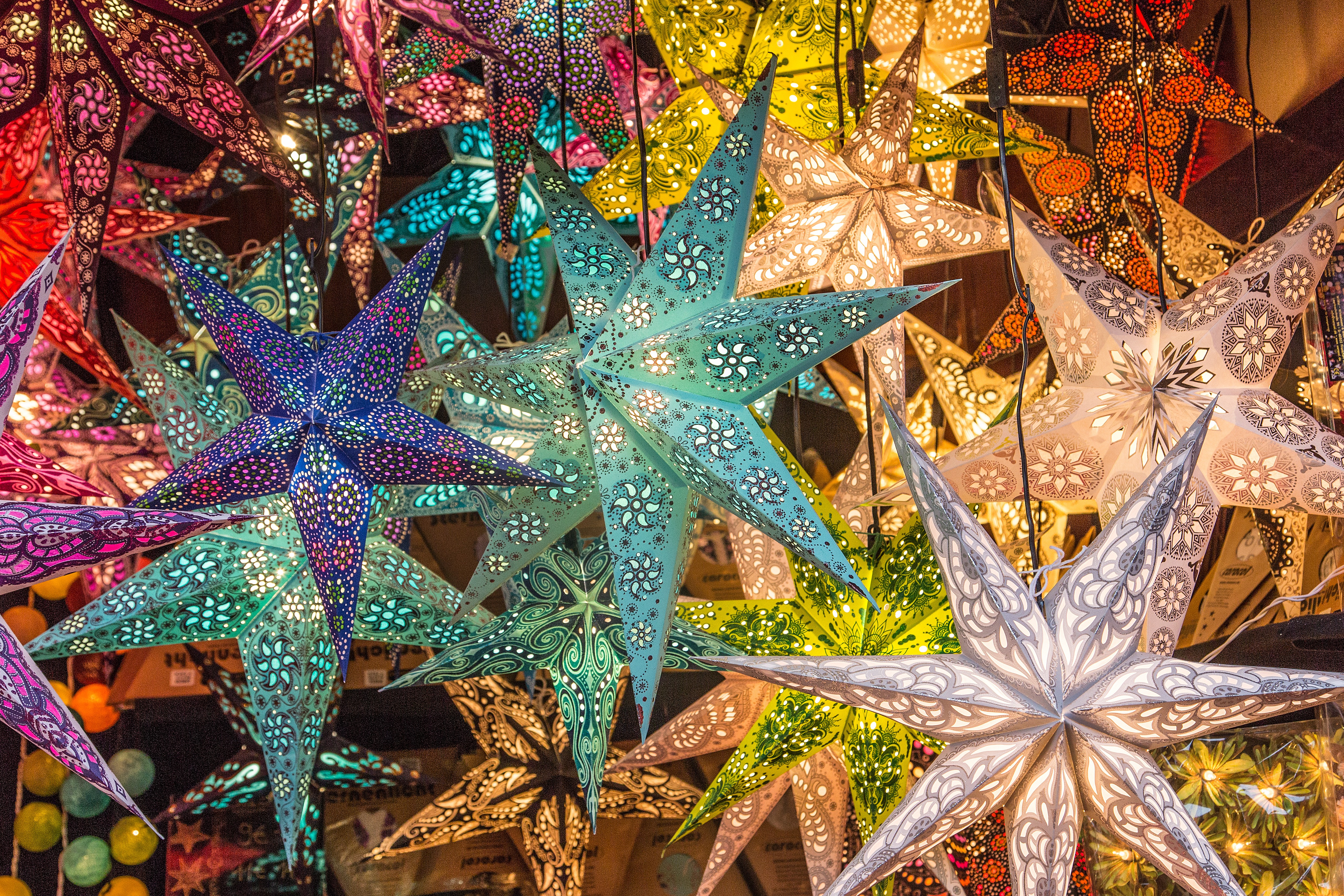 weihnachtsmarkt-adobestock-239495333.jpeg