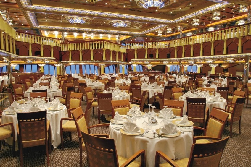 9-CST_Fortuna_Restaurant-Michelangelo.jpg