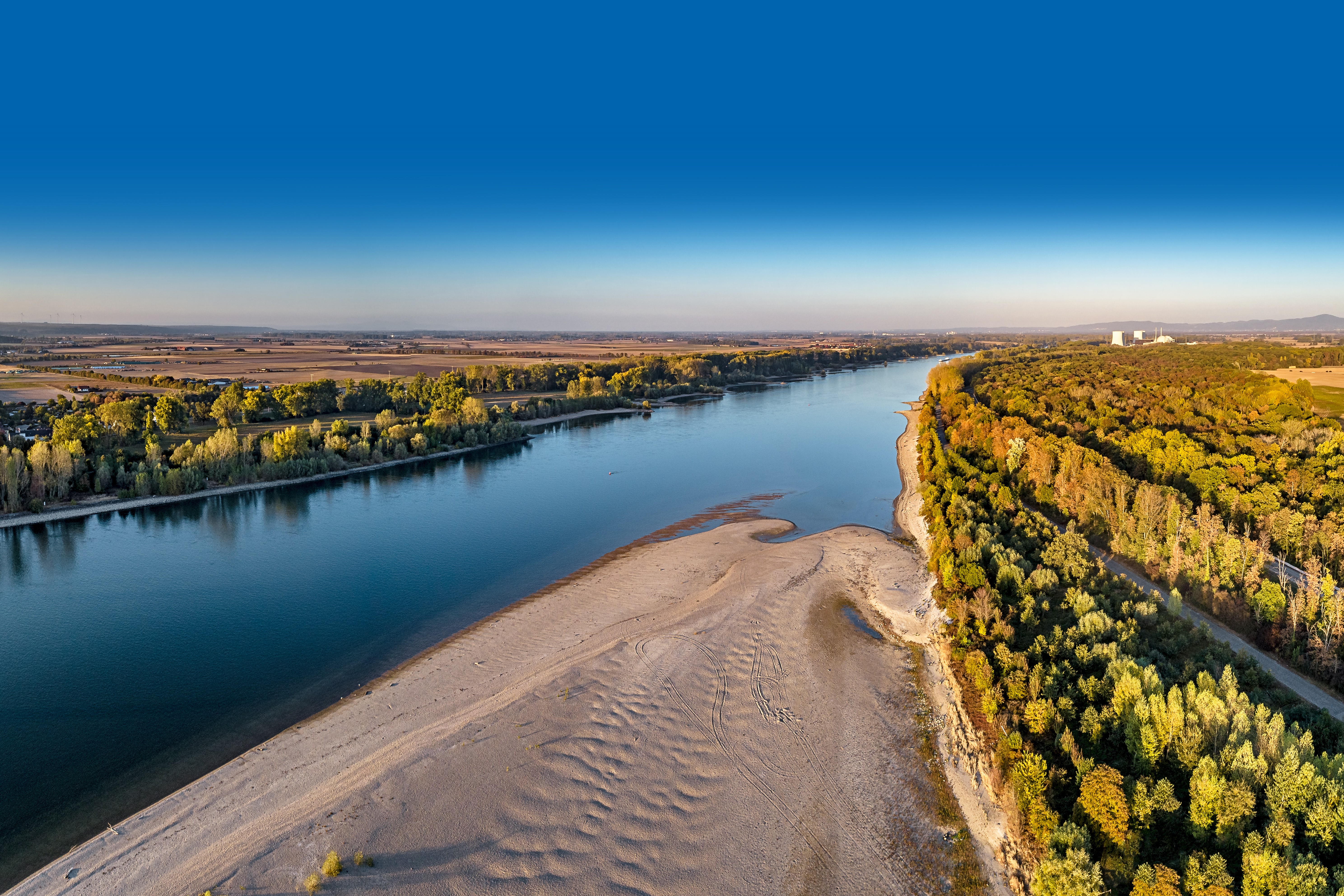 rhein-adobestock-225987603.jpeg