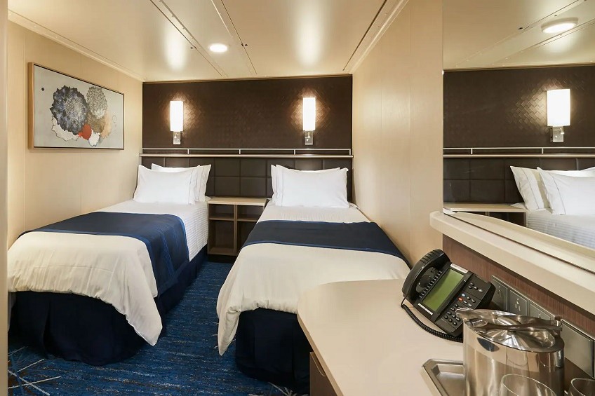 Norwegian_Bliss_I4-Family-Inside_Cabin.jpg