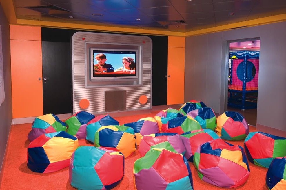 06_splashdown_kids_club_cinema_hi.jpg