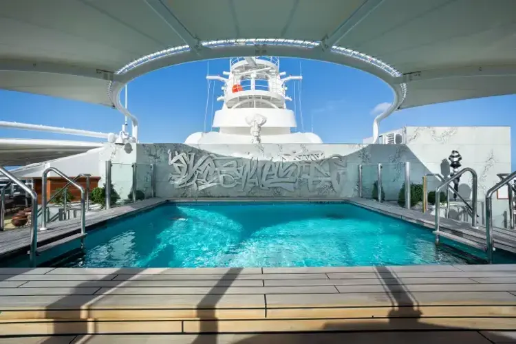 MSC25039985MSC Fantasia, MSC Yacht Club  The One Pool.webp