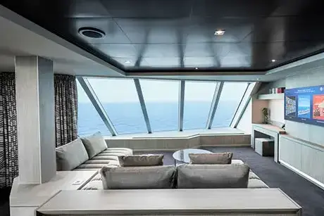 YC4 MSC YACHT CLUB OWNER'S SUITE 2.webp