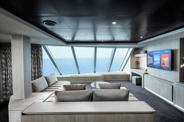 MSC21007219MSC Seashore, MSC Yacht Club Owner's Suite with whirlpool bath (YC4).png