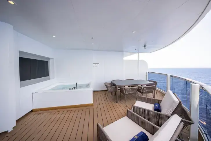 MSC21007866MSC Seashore, MSC Yacht Club Royal Suite with whirlpool bath (YC3).webp