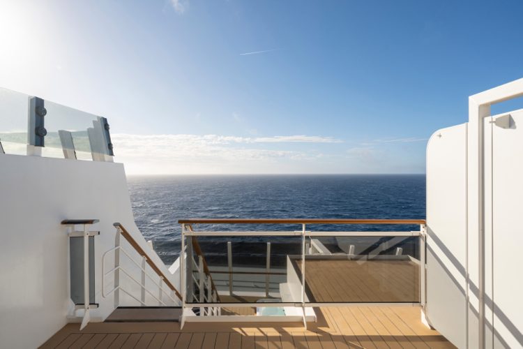 MSC25038075MSC World Asia, MSC Yacht Club Duplex Suite with Whirlpool bath (YJD).png