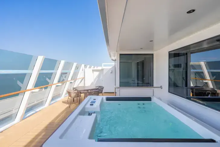 MSC25038088MSC World Asia, MSC Yacht Club Owner's Suite (YC4).webp