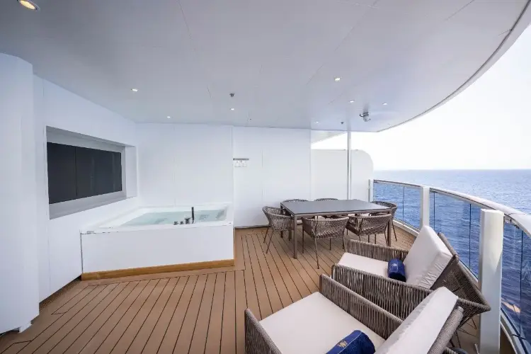 msc-yacht-club-balcony.webp