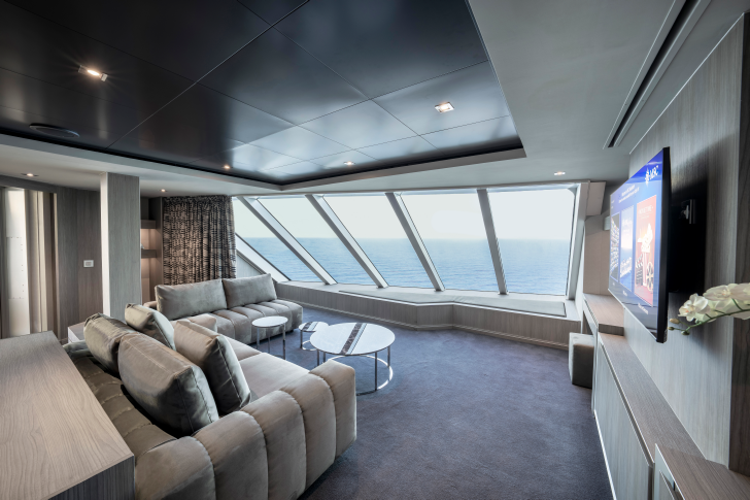 MSC21007831MSC Seashore, MSC Yacht Club Owner's Suite with whirlpool bath (YC4).png