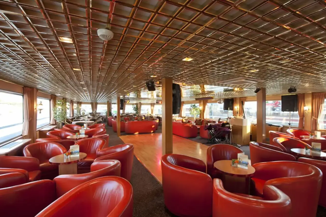 Salon und Bar S Princess__.webp