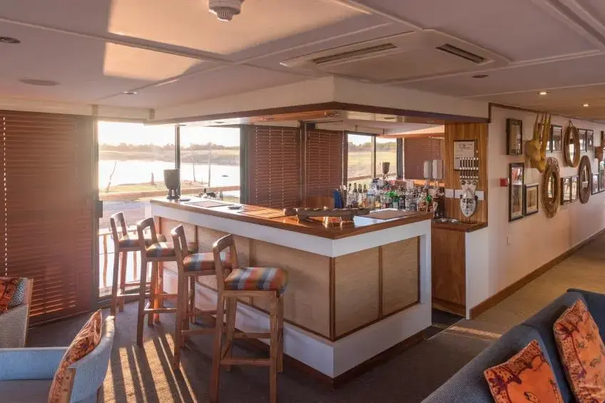 RV African Dream Bar 1.webp