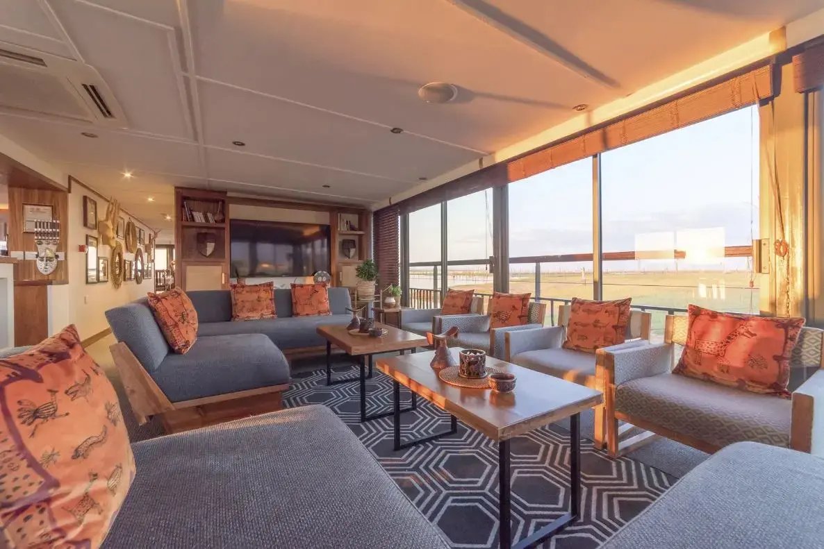 RV African Dream Bar 2.webp