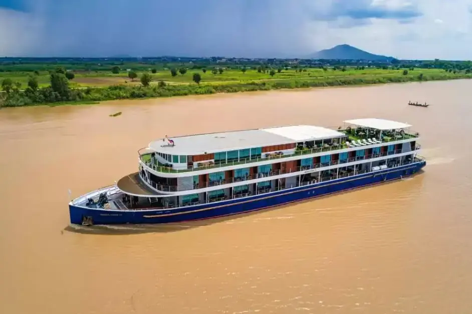 RV Indochine II 2 ship.webp