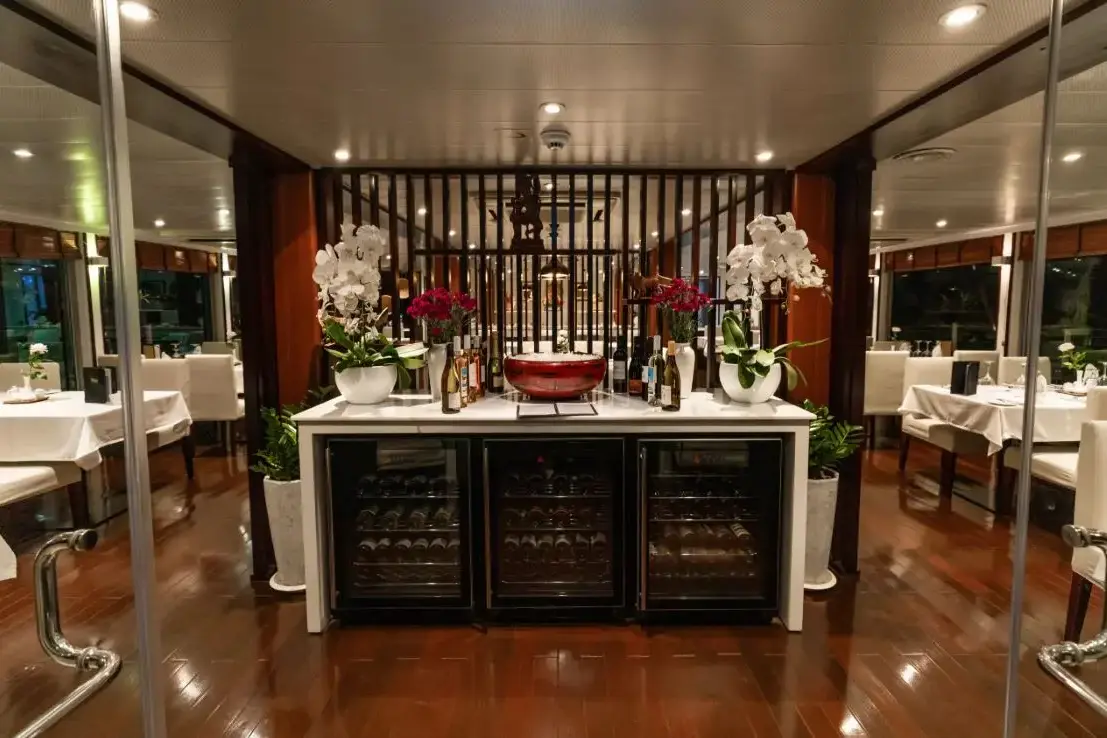 RV Indochine II 9 Restaurant.webp