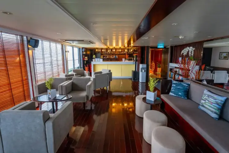 RV Indochine II 11 Salon.webp