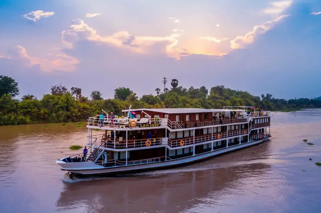 RV Lan Diep 3 ship.webp