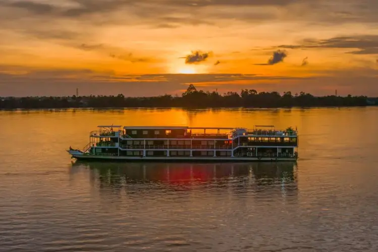 RV Lan Diep 19 ship.webp