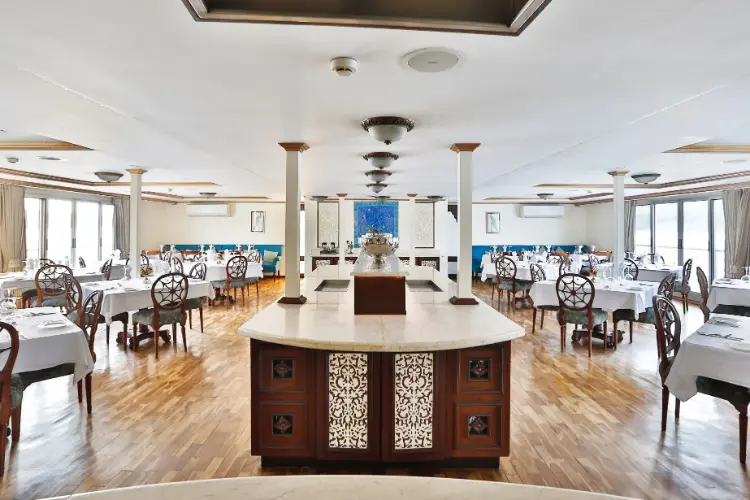 RV Ganges Voyager Restaurant ©CroisiEurope 10.webp