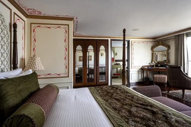 rv_ganges_voyager_cabin_6.2.webp