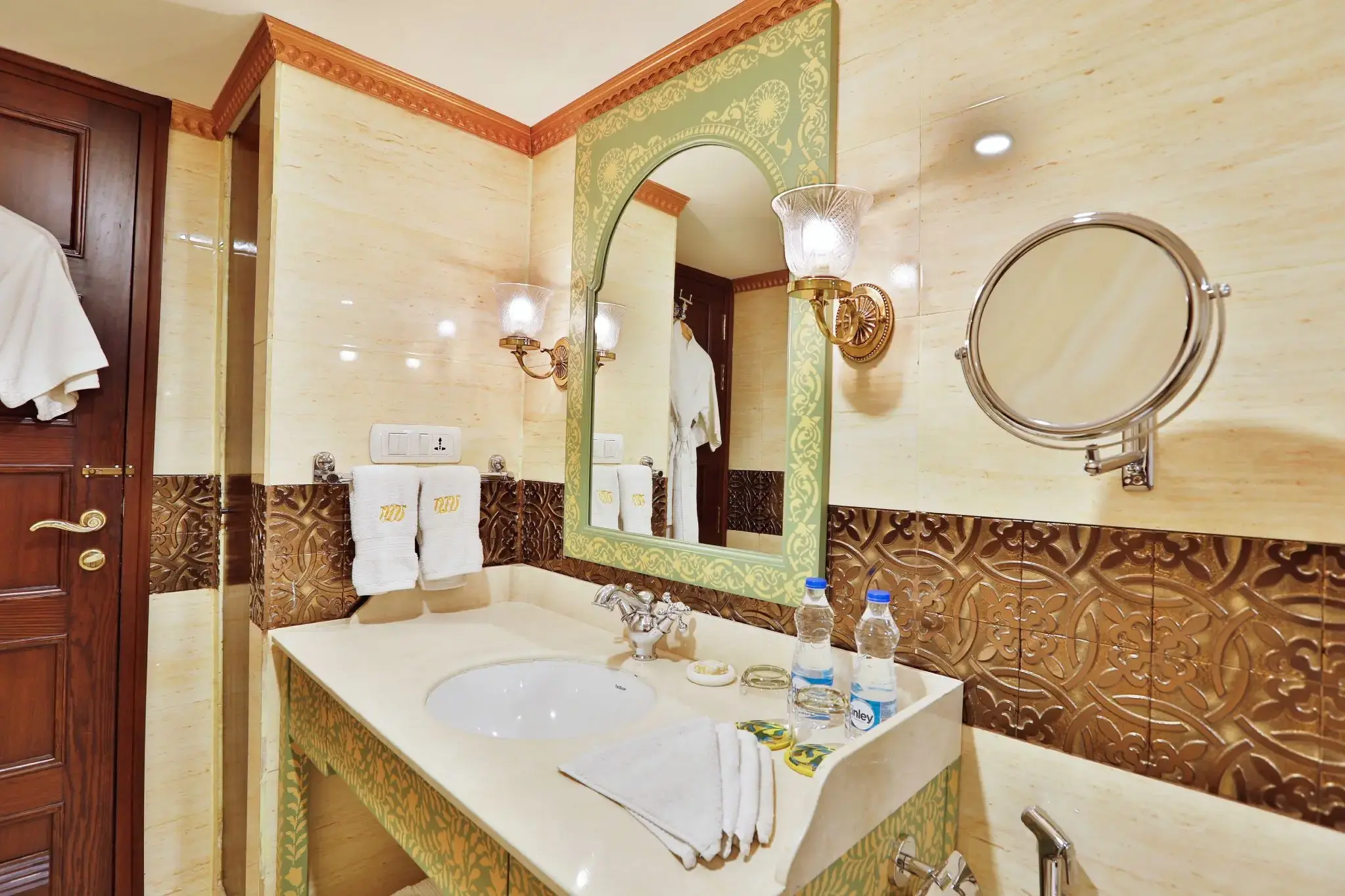 RV Ganges Voyager Heritage Suite ©CroisiEurope 0.webp