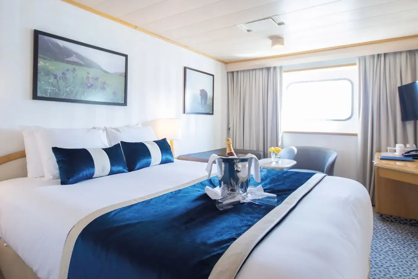 la-belle-des-oceans-cabine-horizon01-pont4-5-corse-CroisiEurope-390213©Alexandre Sattler-1.webp