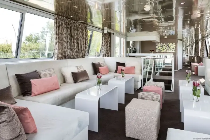 MS ANNA-MARIA salon 4.webp