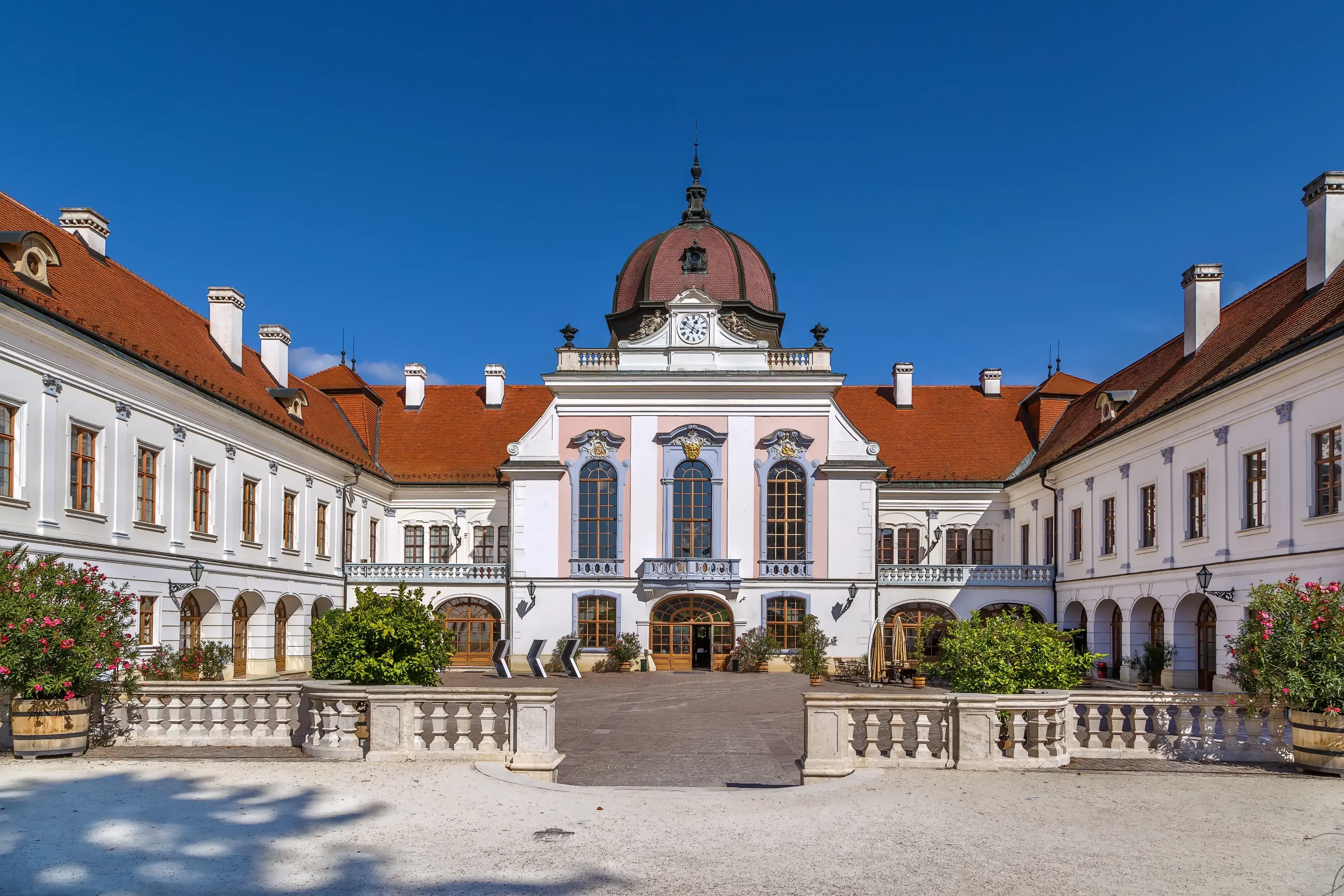 budapest-adobestock-334809437.webp