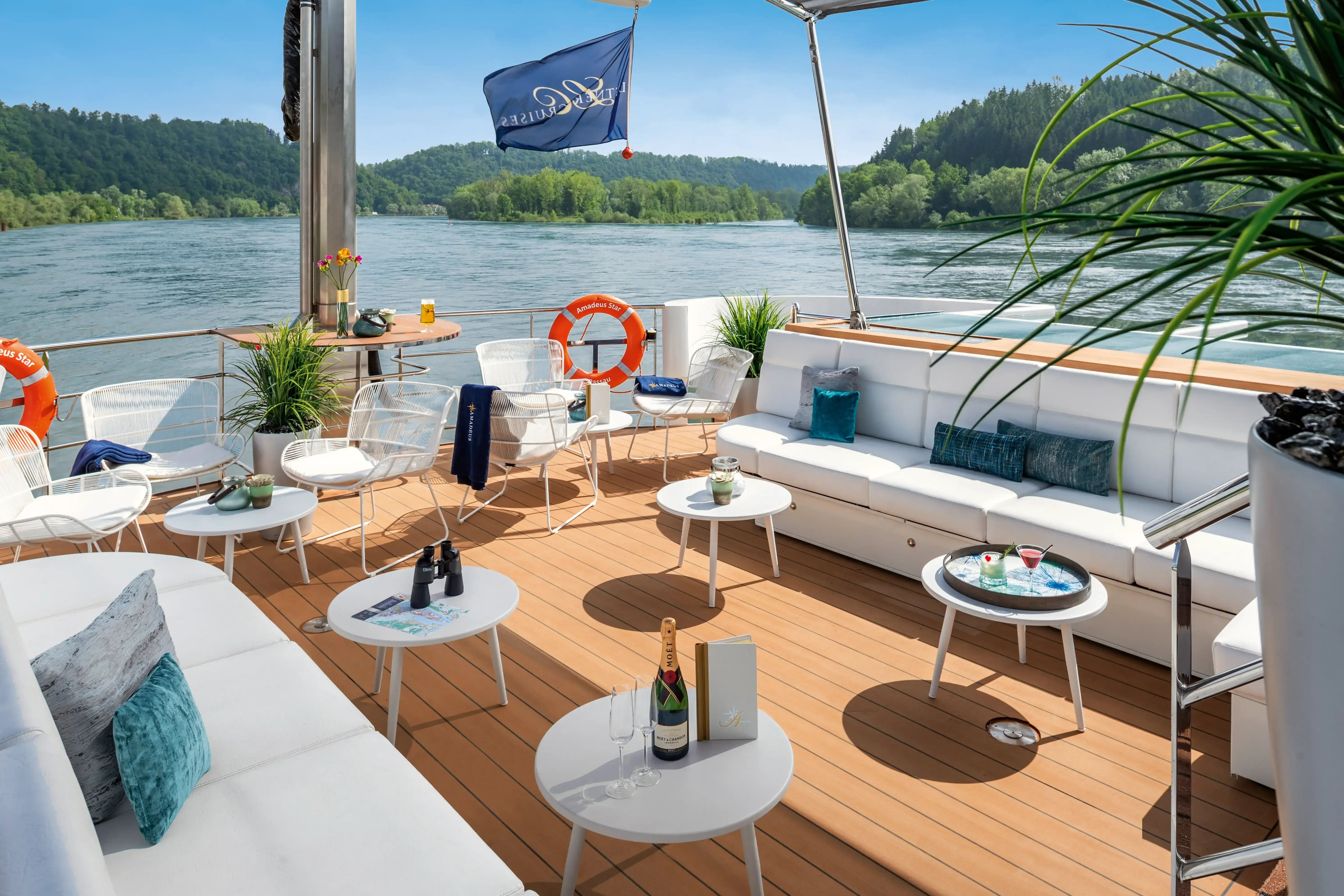 Lueftner_Cruises_AMADEUS_Star_River_Terrace_02.webp