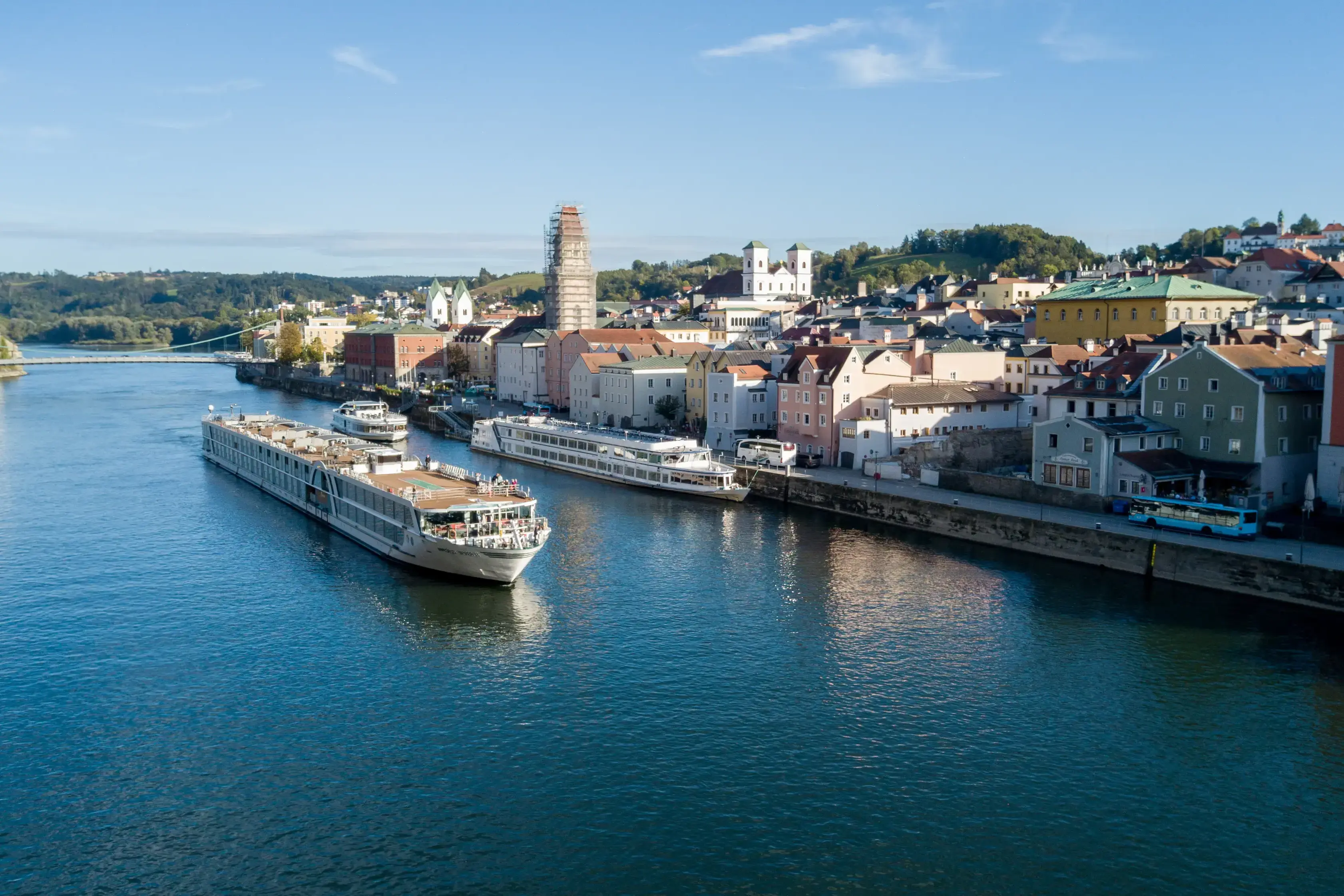 Lueftner_Cruises_AMADEUS_Silver_II_outside_view_Danube_Passau_01.webp