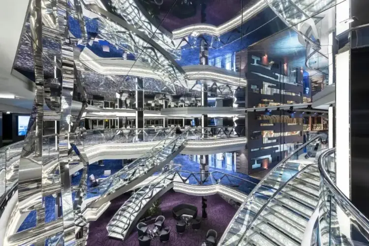 Центральный холл.webp